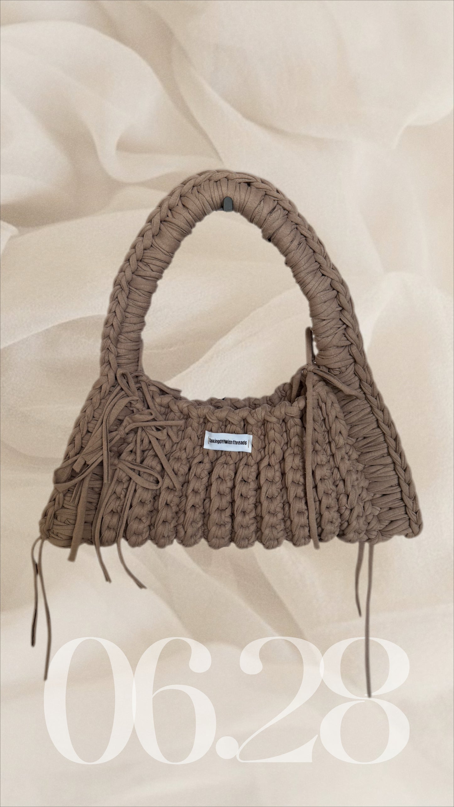 the RUNWAY BAG *tan/brown*