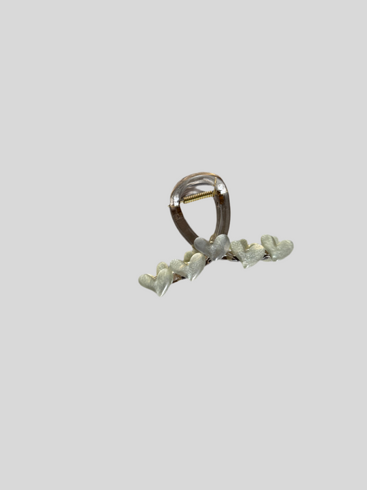 Heart claw clip *natural green tint*